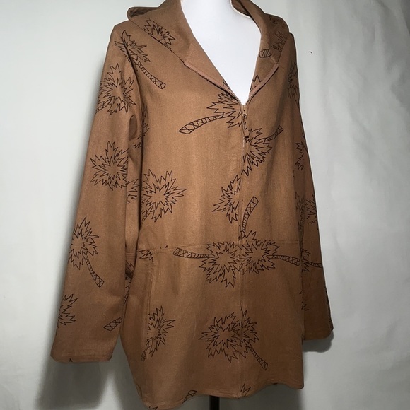 Anne Carson Woman Zip-Front Linen Hoodie in 3X with Palm Tree Graphic Print - Picture 2 of 14